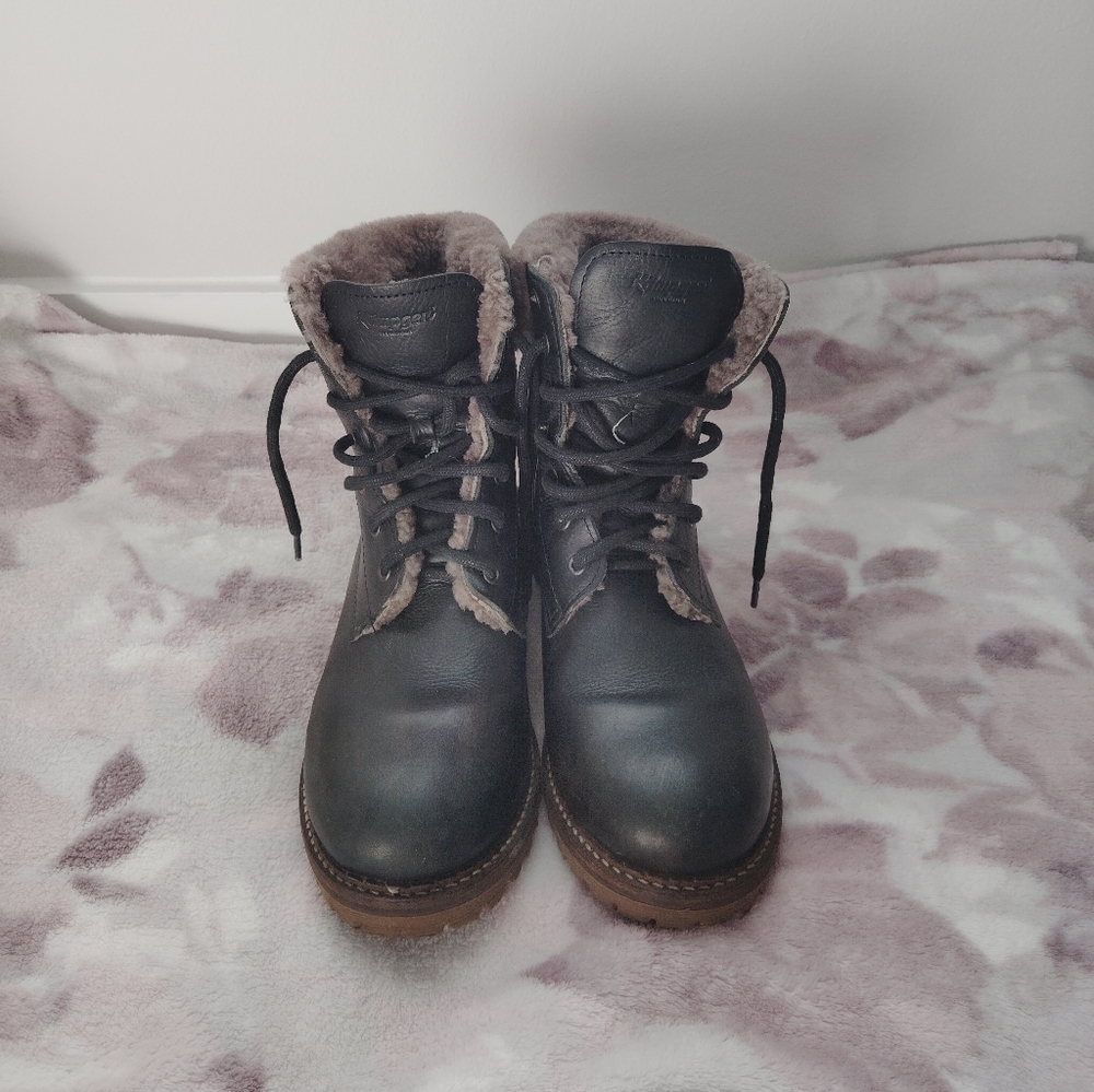 Kampgen Fur-Lined Black Lace-Up Boots - Picture 2 of 6